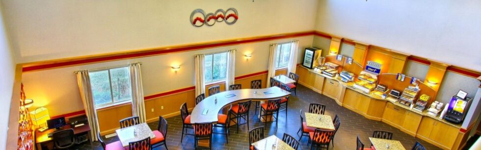 THE COMMUNITY TABLE…THE COMMUNAL TABLE…A PHENOMENON – Destination ...